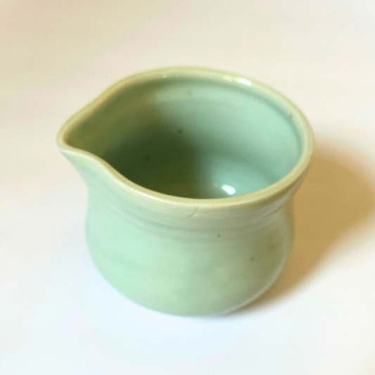 Fairness Tea Pitcher (gōng dào bēi 公道杯) - Celadon (no.1)